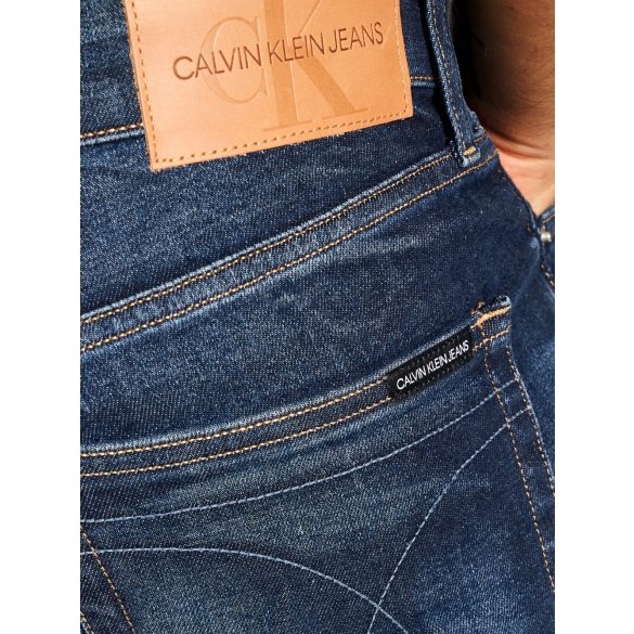 Calvin Klein Jeans firfi slim fit tapered fazonú koptatott középkék színben