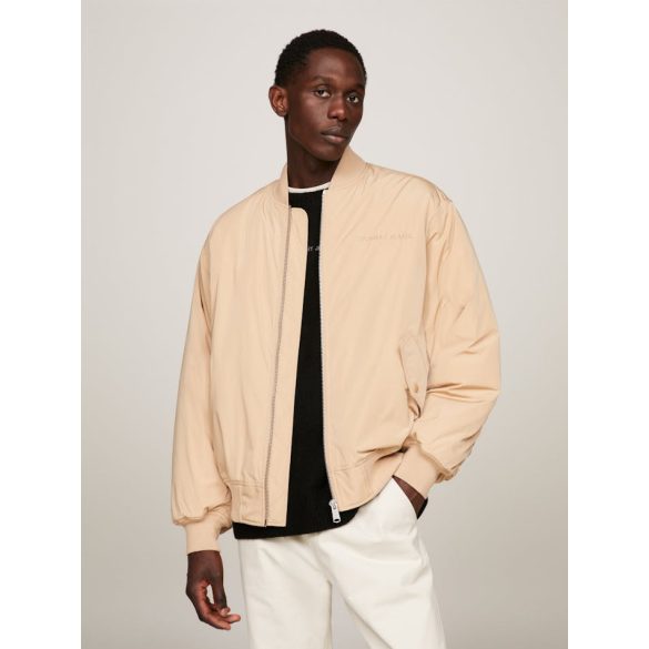 Tommy Jeans bomber fazonú bélelt télikabát thermo béléssel bézs szinben