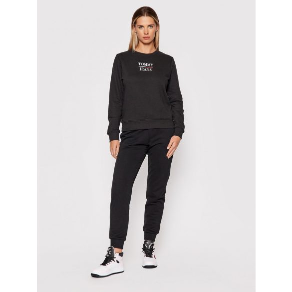 Tommy Jeans női környakú pamut pulóver elején logó mintával fekete színben