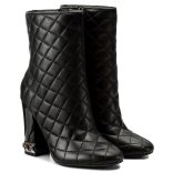 Guess női steppelt anyagú valódi bőr bokacsizma fekete színben