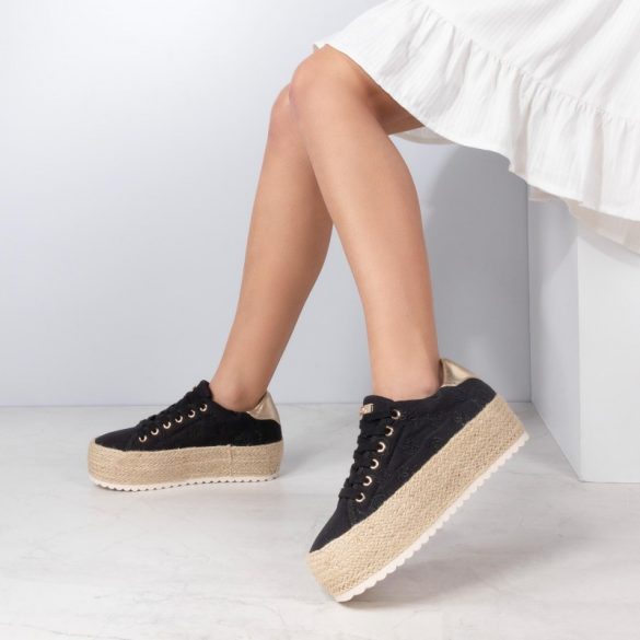 Guess női platform cipő textil felsőrésszel fekete színben