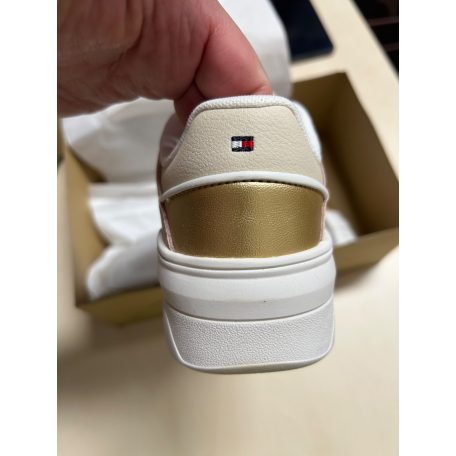 Tommy Hilfiger Essential Basket sneaker púder színben