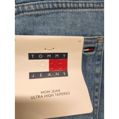 Tommy Jeans Női Mom Farmernadrág Világoskék