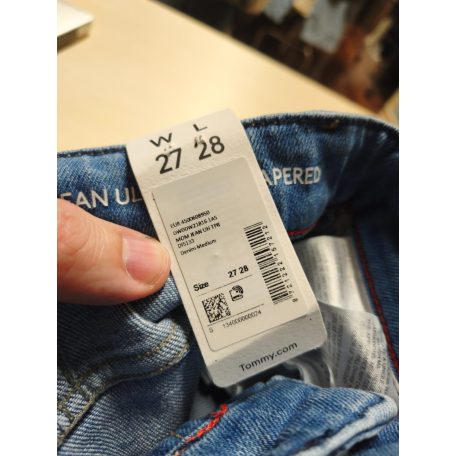 Tommy Jeans Női Mom Farmernadrág Világoskék